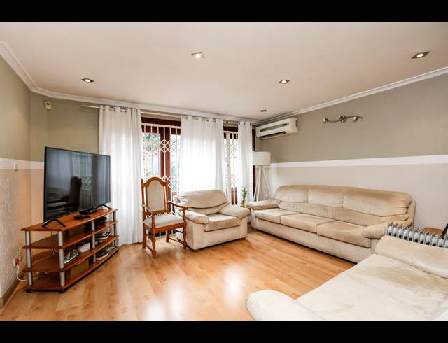 3 BEDROOM APARTMENT FOR SALE IN MUSGRAVE